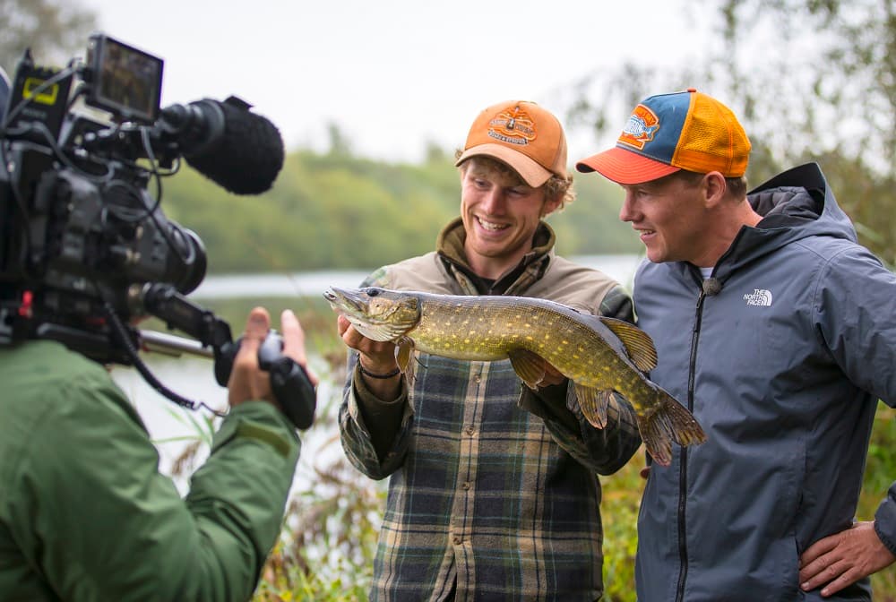Spectaculair snoeken in een veengebied in VIS TV (video)