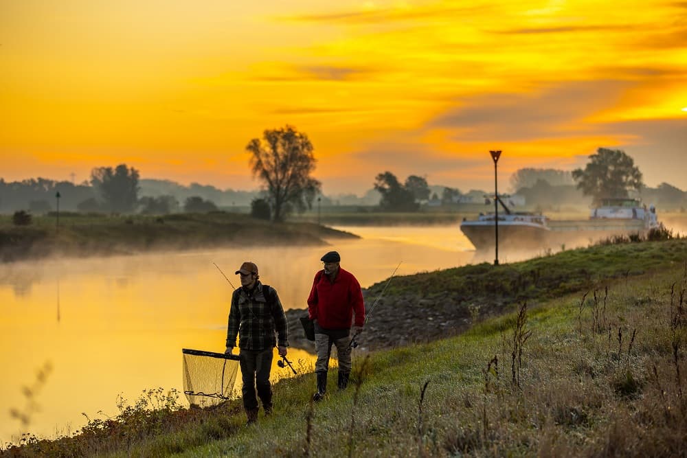 Vissen op roofvis en witvis aan de IJssel in VIS TV (video)